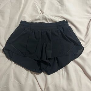 Women’s Lululemon Hotty Hot low-rise short 2.5”